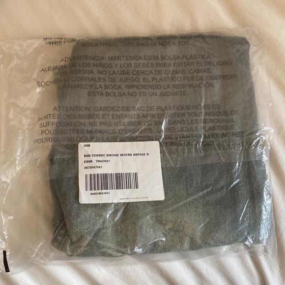 READ DESCRIPTION‼️BDG Cowboy Jean Vintage Destroyed Denim, size 27 - Picture 6 of 11